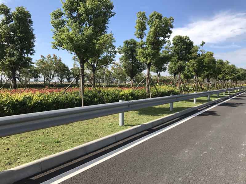 紹興濱海新城新東線(xiàn)公路工程（江濱區(qū)段）兩側(cè)景觀(guān)   